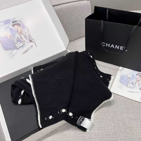 CHANEL 25A  scarf