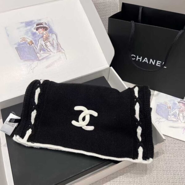 CHANEL 25A  scarf
