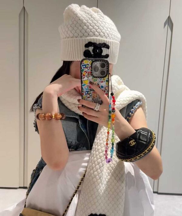 CHANEL Scarf + cold hat