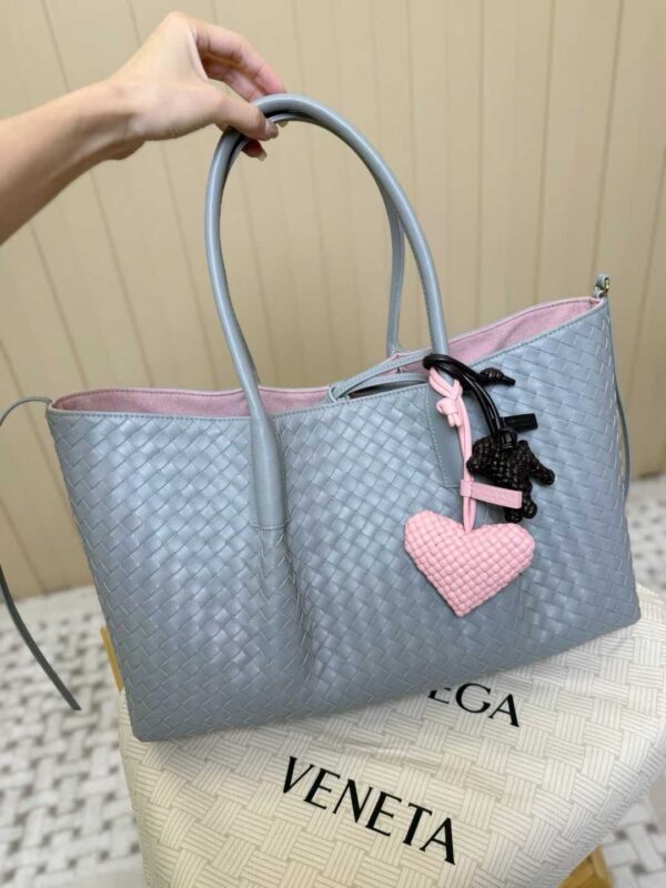 Bottega Veneta Pinacoteca