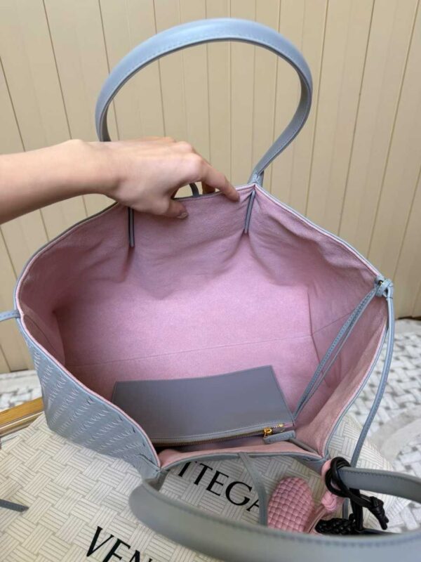 Bottega Veneta Pinacoteca