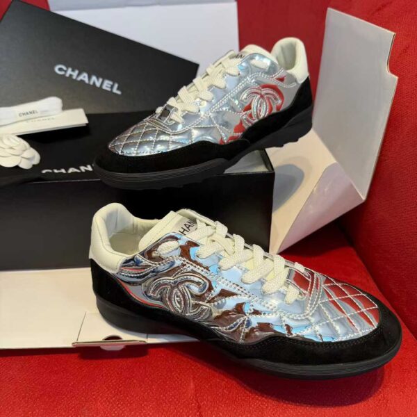 CHANEL Sneakers