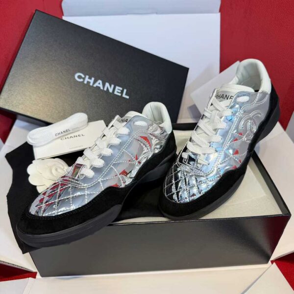 CHANEL Sneakers
