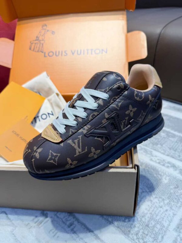 LOUIS VUITTON Casual shoes