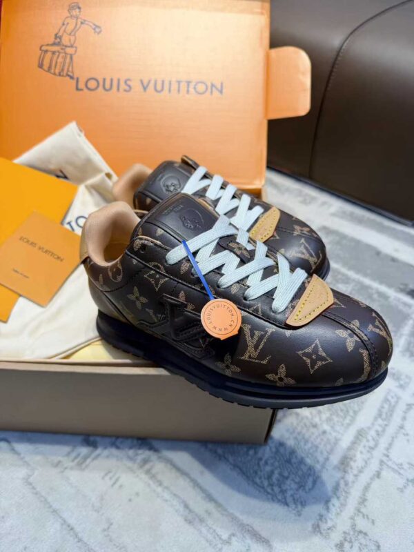 LOUIS VUITTON Casual shoes