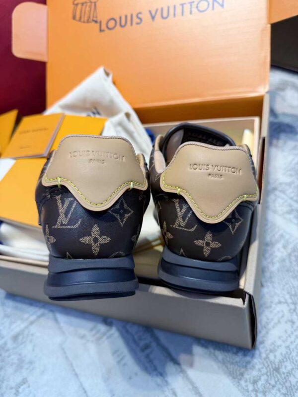 LOUIS VUITTON Casual shoes
