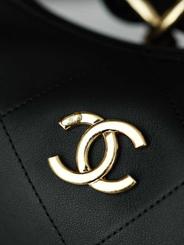 CHANEL  HOBO BAG