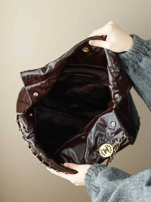 CHANEL 22S SHOPPING BAG