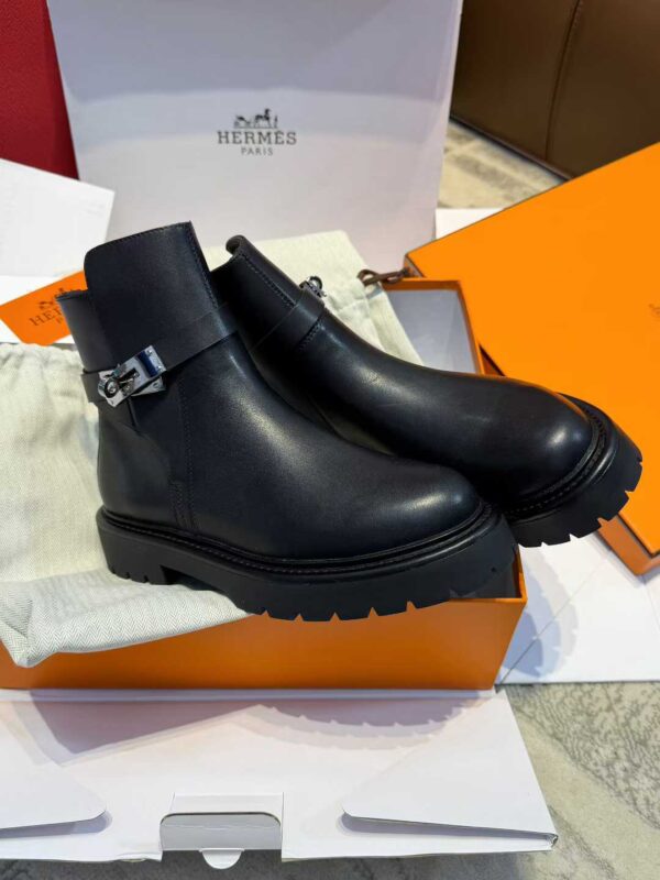 HERMES Short boots