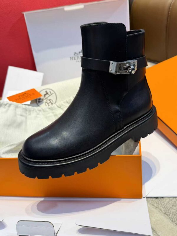 HERMES Short boots