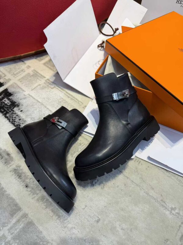 HERMES Short boots