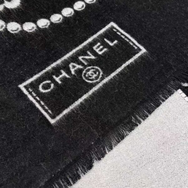 CHANEL Scarf