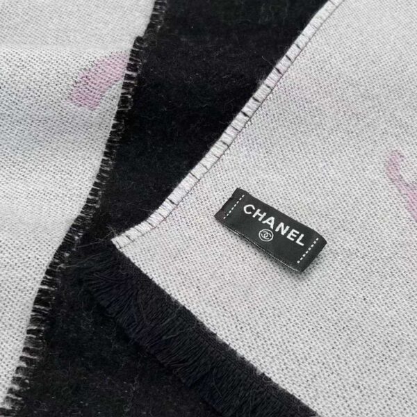 CHANEL Scarf