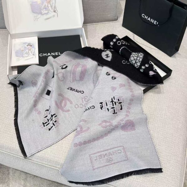 CHANEL Scarf