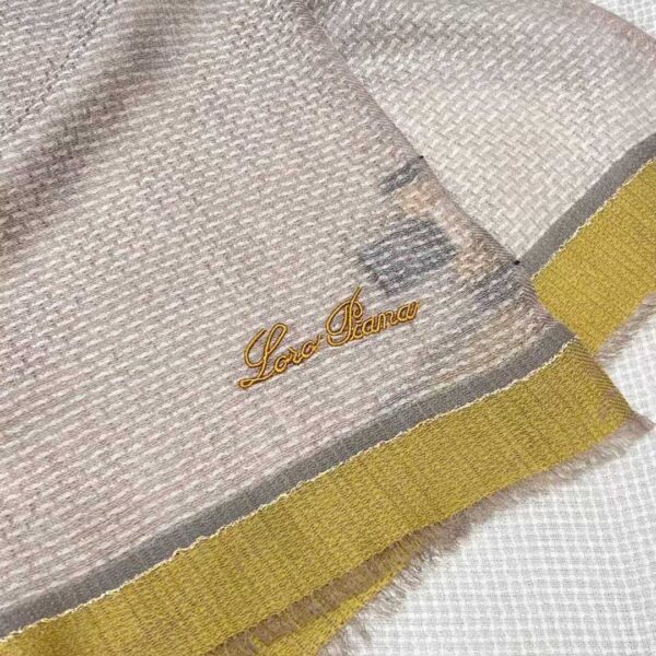 LORO PIANA  Scarf