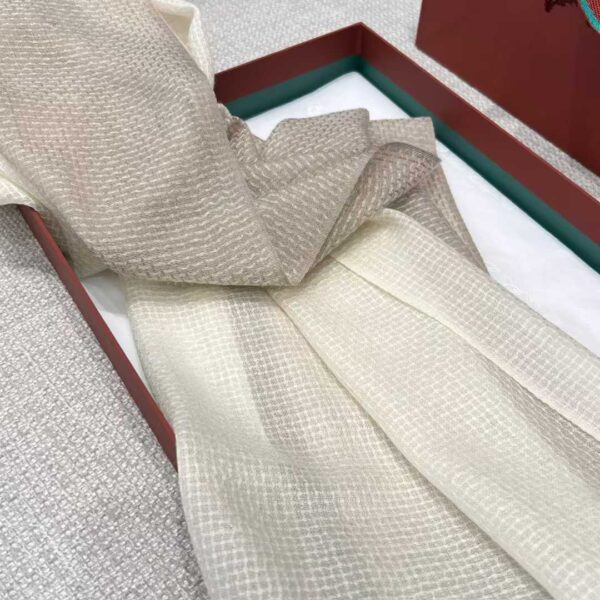 LORO PIANA  Scarf