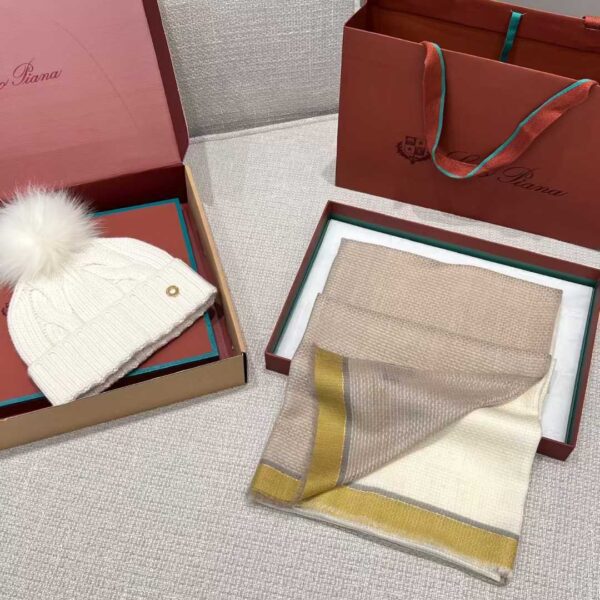 LORO PIANA  Scarf