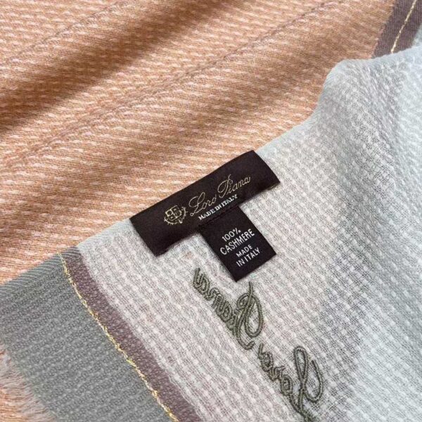 LORO PIANA  Scarf