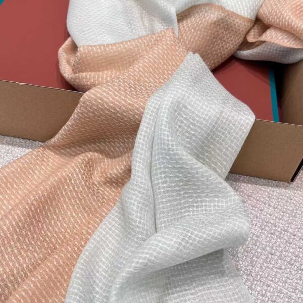 LORO PIANA  Scarf