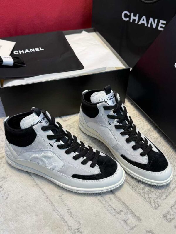 CHANEL 25N High-top sneakers