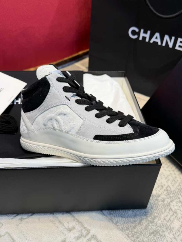 CHANEL 25N High-top sneakers