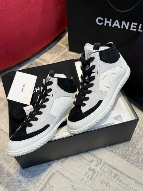 CHANEL 25N High-top sneakers