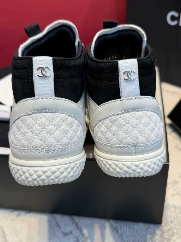 CHANEL 25N High-top sneakers