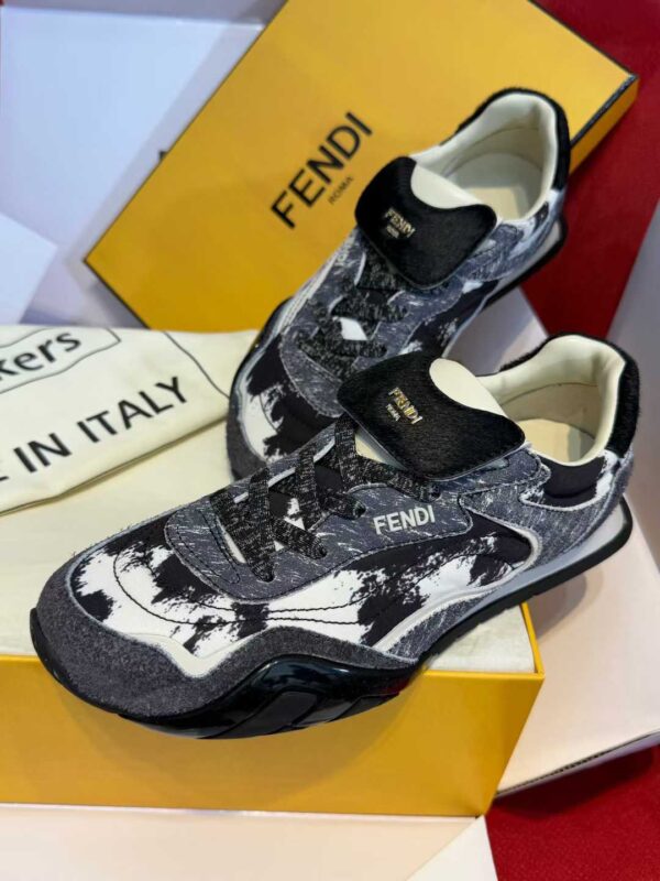 FENDI Sneakers