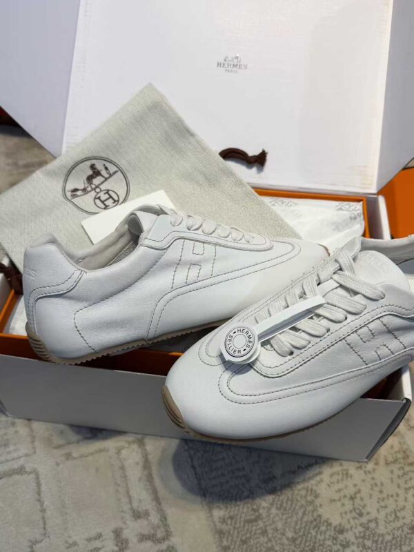 HERMES 26 Virtue training shoes