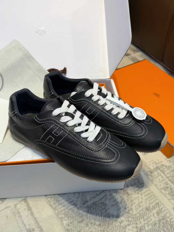 HERMES 26 Virtue training shoes