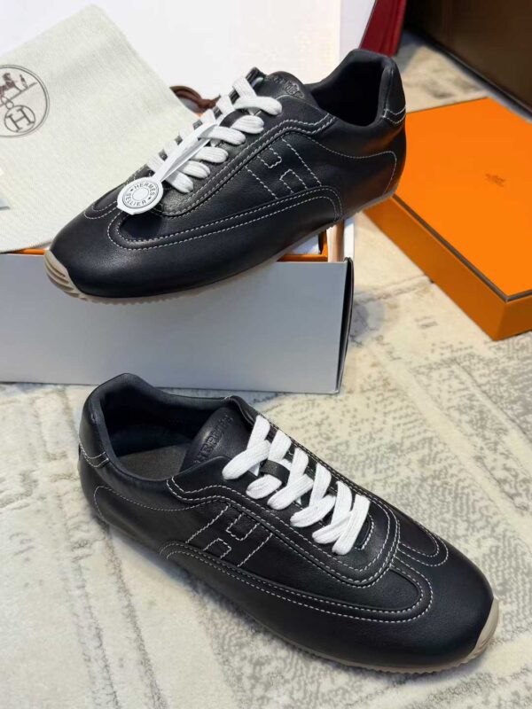 HERMES 26 Virtue training shoes