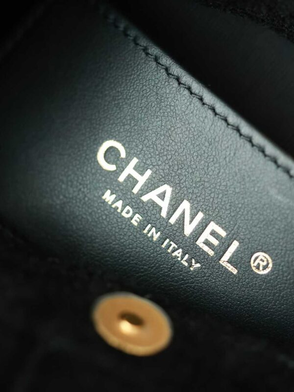 CHANEL MINI  POUCH