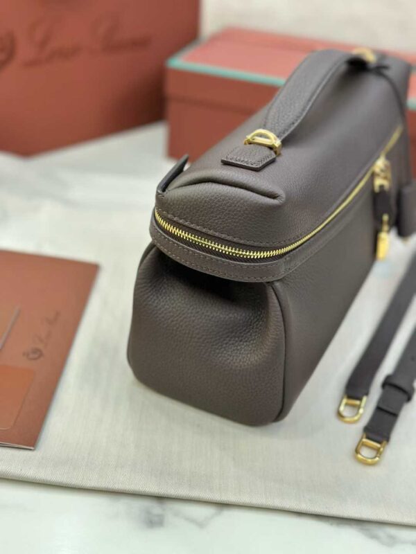 LOORO PIANA Extra Softy Bag L33