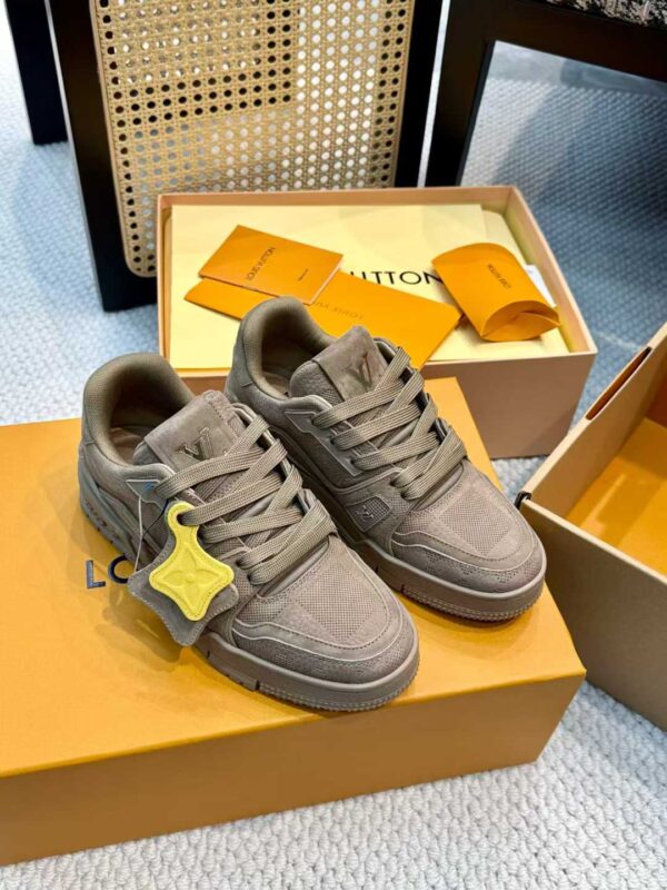 LOUIS VUUUITTON TRAINER Sneakers