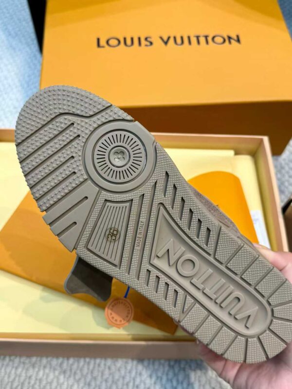 LOUIS VUUUITTON TRAINER Sneakers