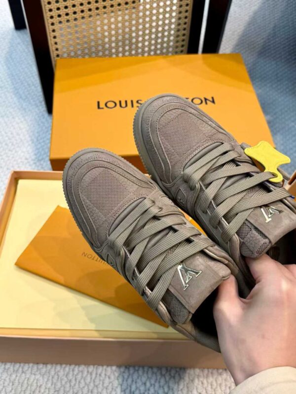 LOUIS VUUUITTON TRAINER Sneakers