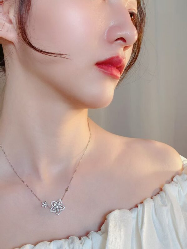 GRAFF Sunflower necklace