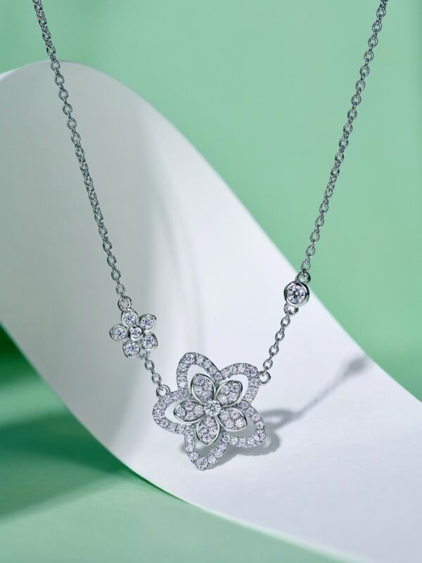 GRAFF Sunflower necklace