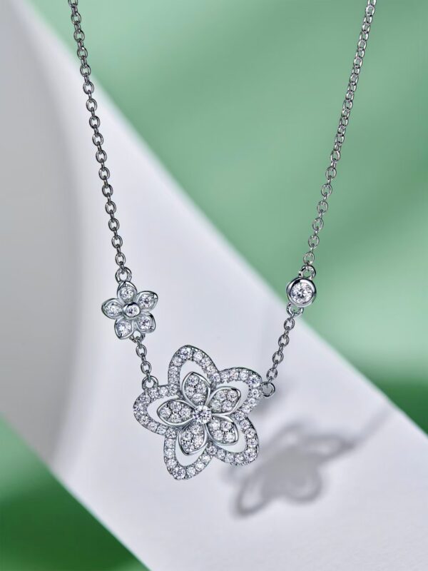 GRAFF Sunflower necklace