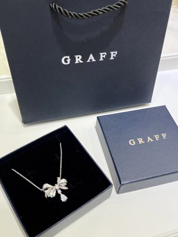GRAFF Bow necklace