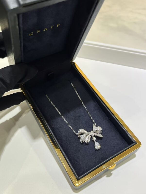 GRAFF Bow necklace