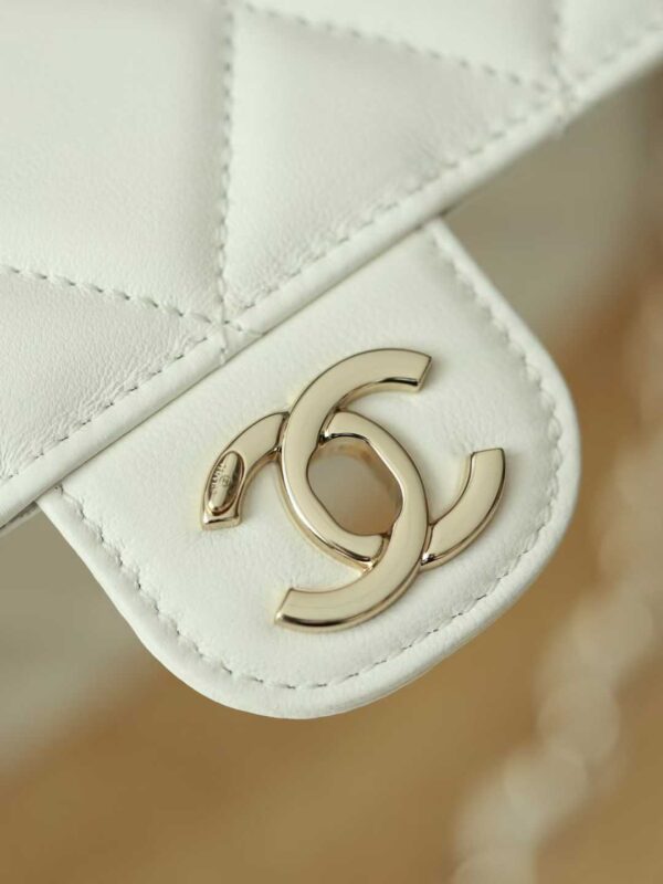 CHANEL SHOPPING BAG
