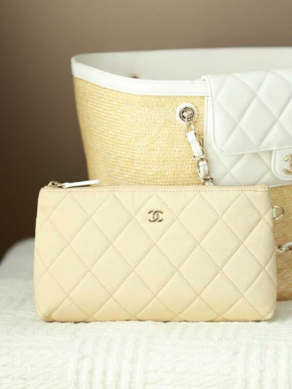 CHANEL SHOPPING BAG