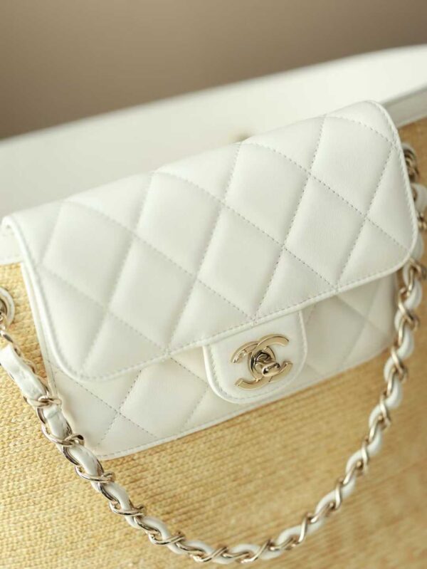 CHANEL SHOPPING BAG