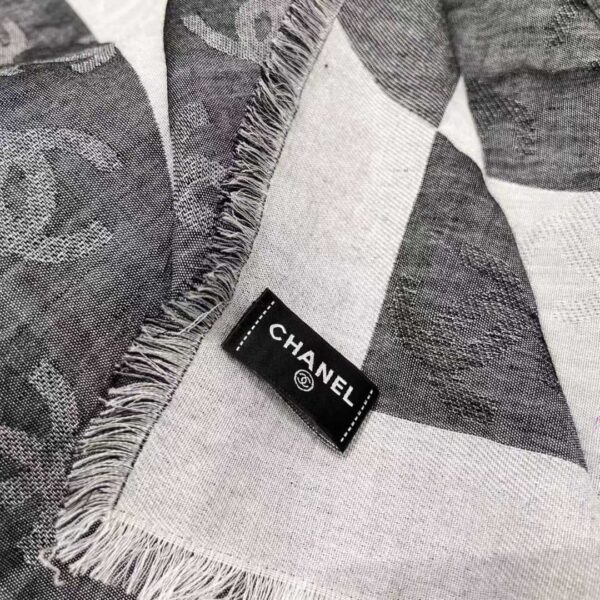 CHANEL Scarf