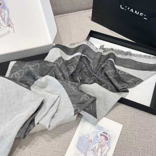 CHANEL Scarf