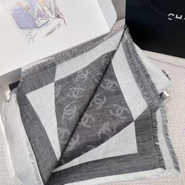CHANEL Scarf