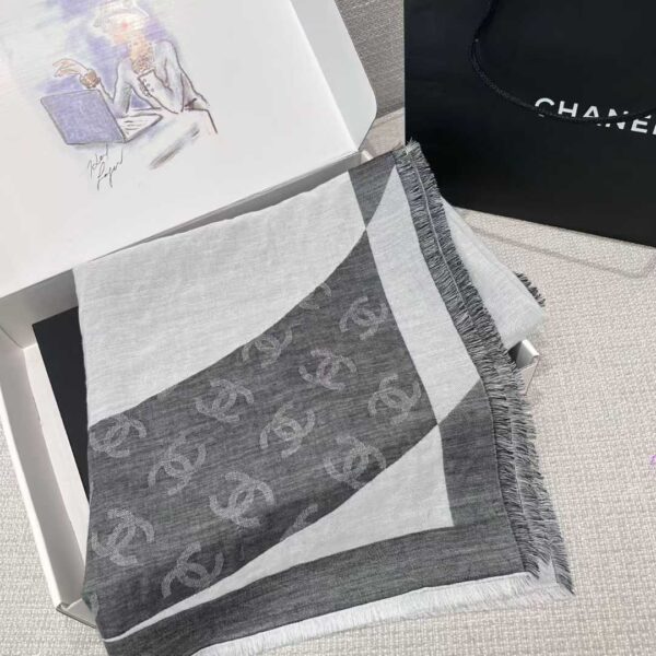 CHANEL Scarf