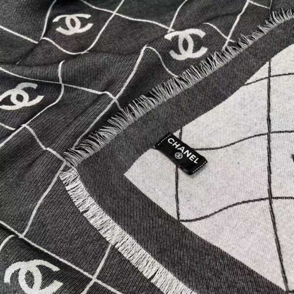 CHANEL Scarf