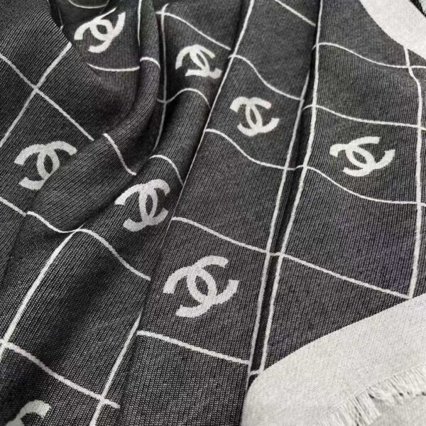 CHANEL Scarf